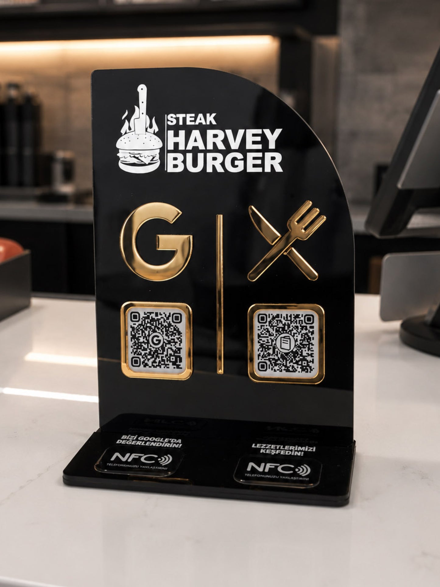 Çift QR & NFC Özellikli Pleksi Stant - Yelken