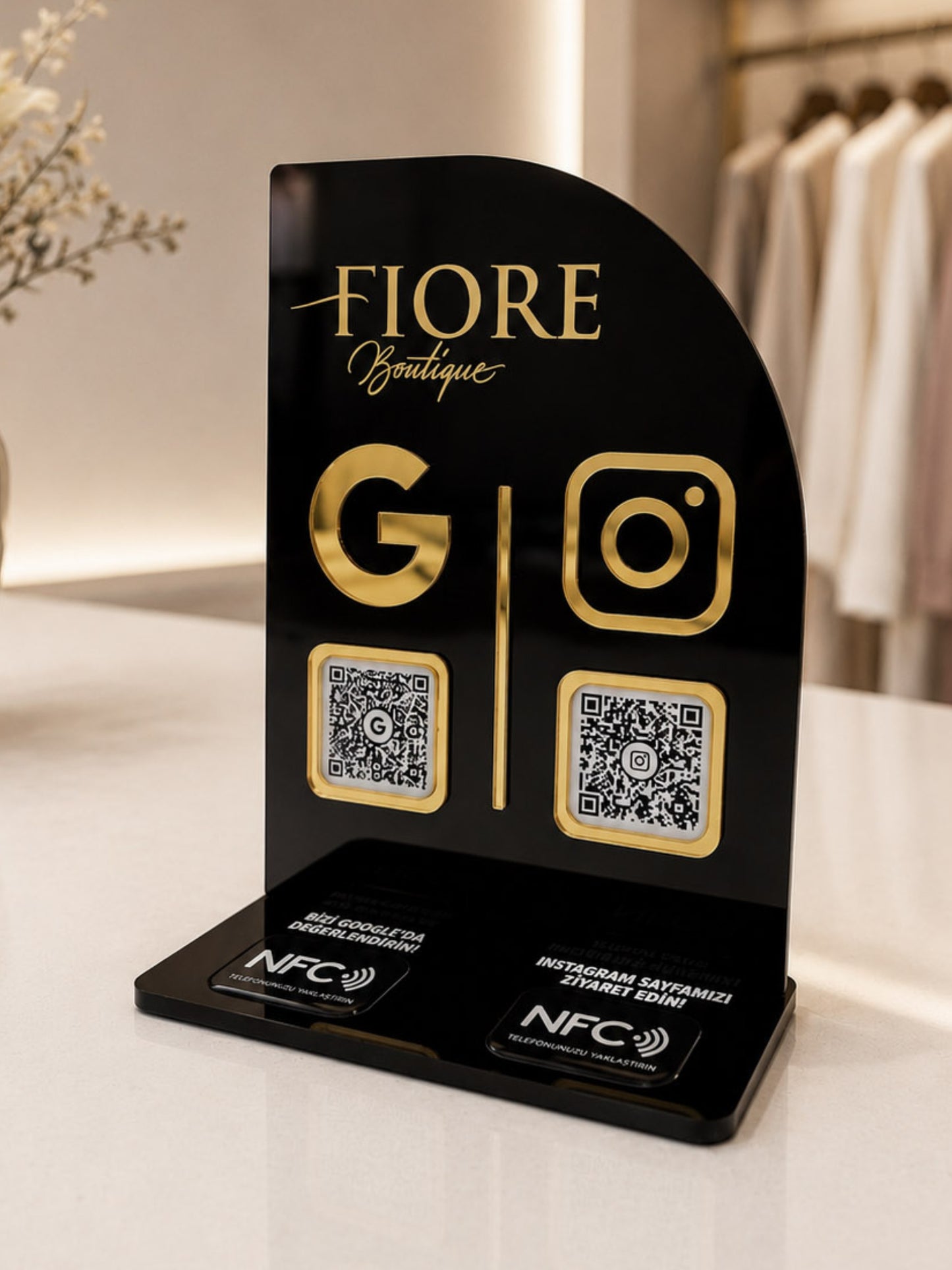 Çift QR & NFC Özellikli Pleksi Stant - Yelken